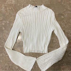 XS bright WHITE crop top ribbed mock neck lettuce trim long bell sleeve shirt